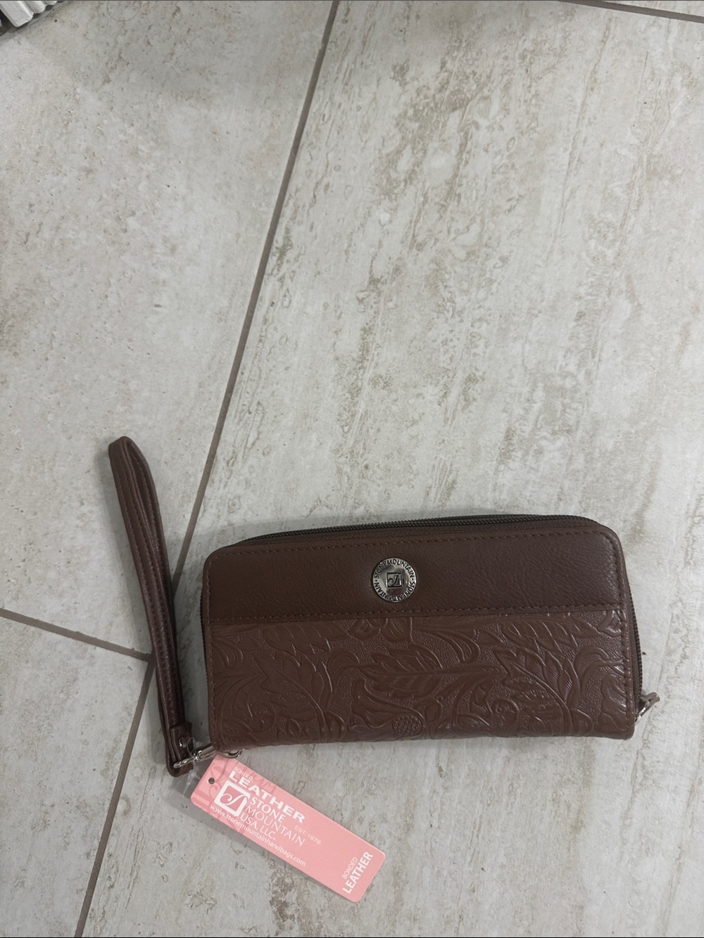 Stone Mountain Bonded Women's Brown Leather Wristlet Wallet nwt